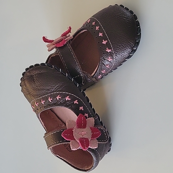 Baby Girl Walking Shoes and Bootie Size 6-12 months/ Size 3 and 4 Bundle - Picture 10 of 15
